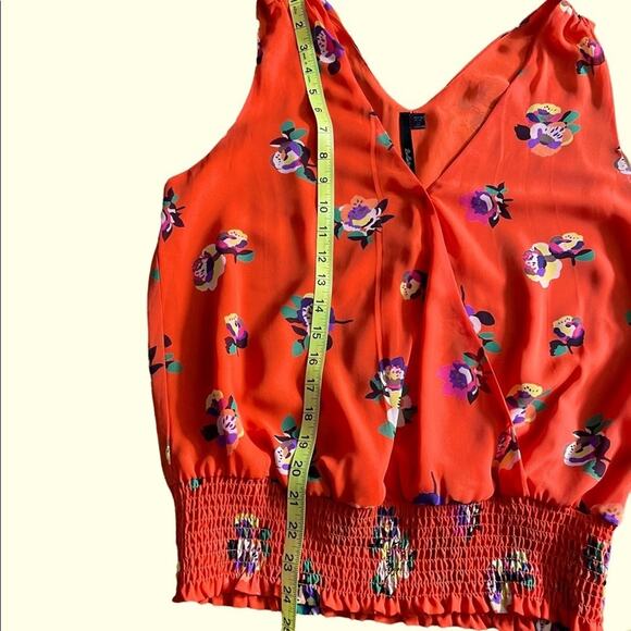 Bella tried Orange Floral Sleeveless Blouse size large - Picture 7 of 8